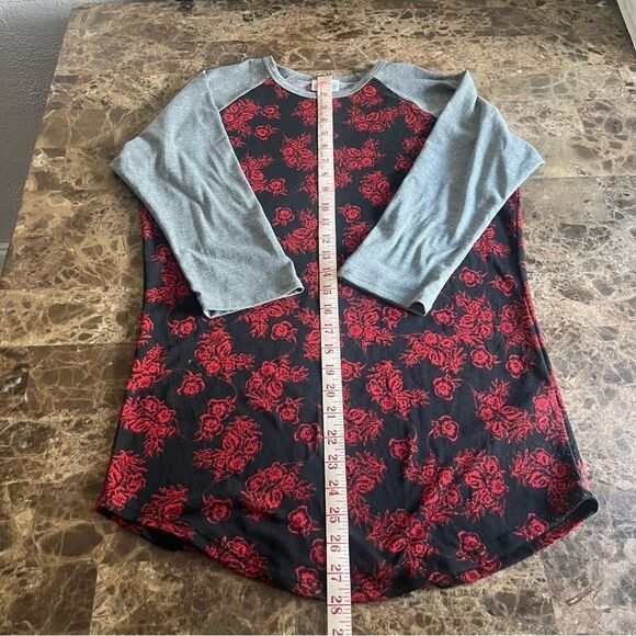 LulaRoe Womens Small 3/4 Sleeve Raglan Baseball Floral Tee - Picture 6 of 7